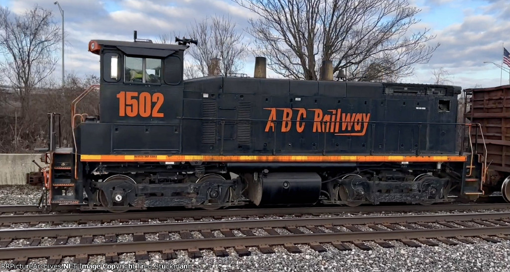 AB 1502 brings cars to Barberton from Brittain Yd.